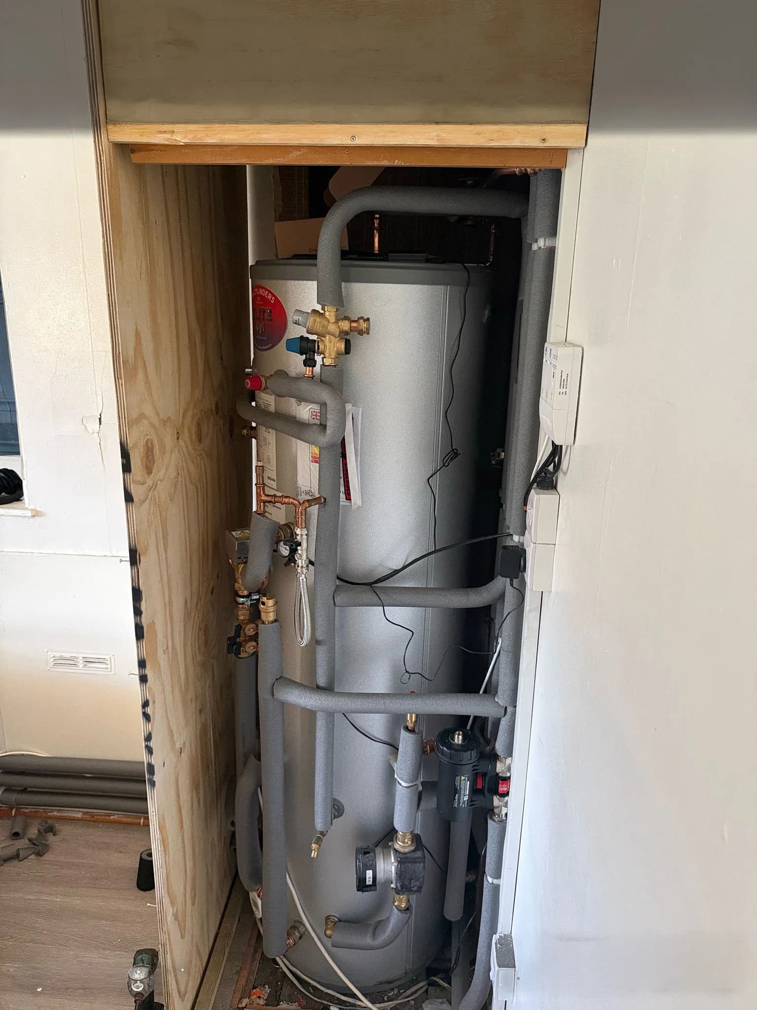 Joule Cyclone air source heat pump hot water cylinder installed in Gravesend