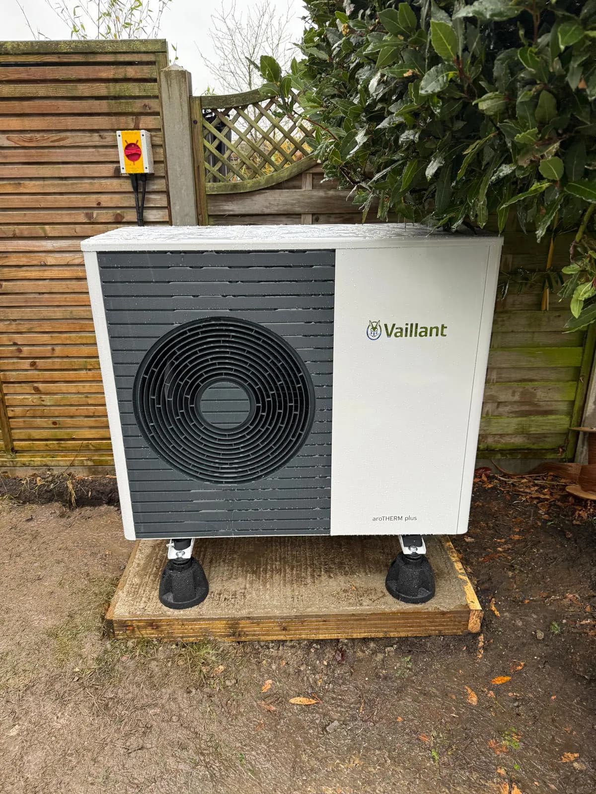 Vaillant aroTHERM plus air source heat pump installed in Broxbourne