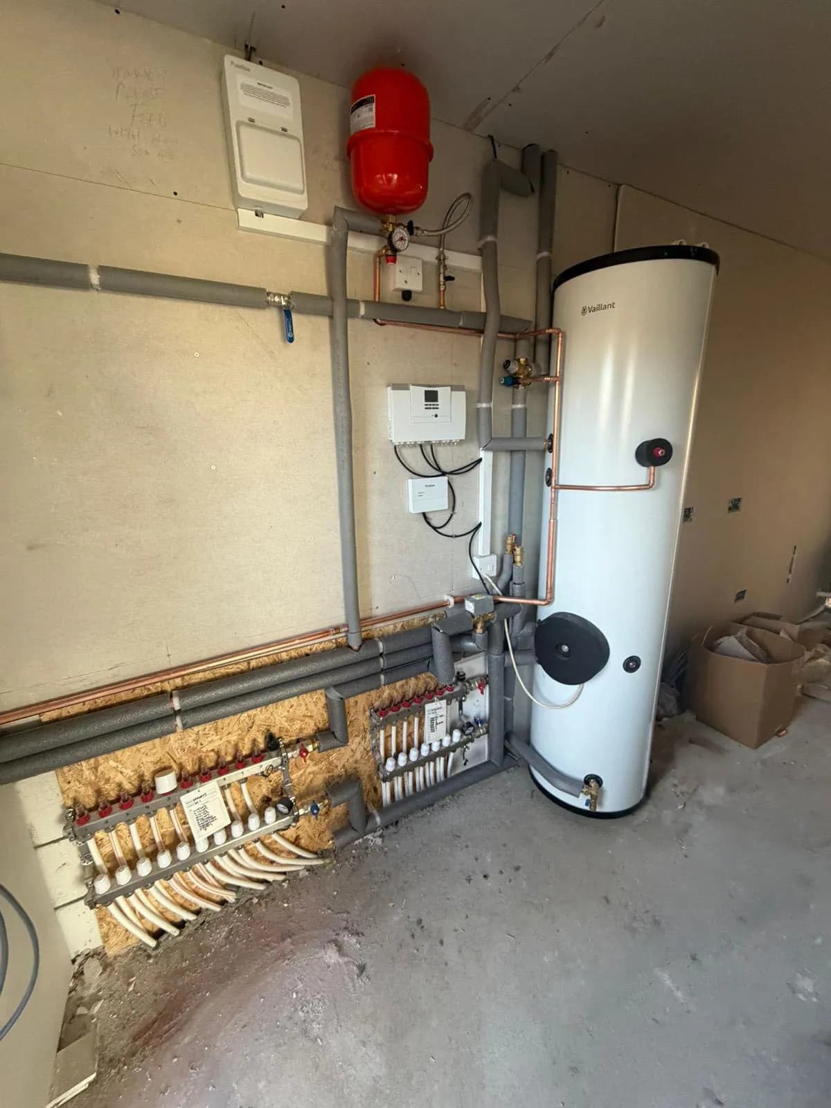 Vaillant uniSTOR high recovery heat pump cylinder installed in Harpenden